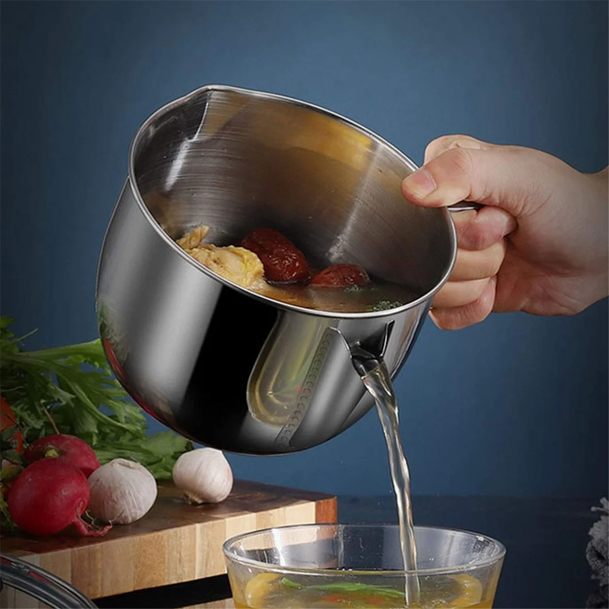 Stainless Steel Fat Separator 1L/4 Cup Gravy Grease with Strainer and Glass Lid Soup Oil Cup – Durable Stainless Steel Construction with a Practical Everyday Design